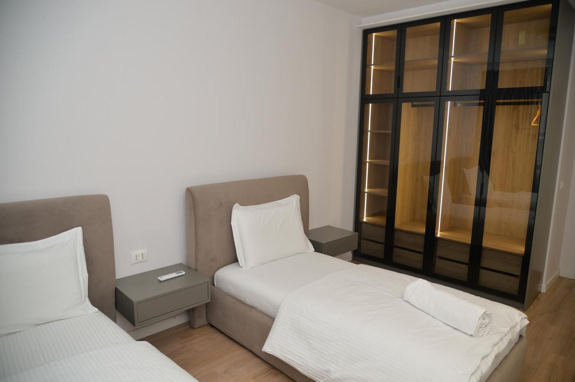 Hera Deluxe * Tirana